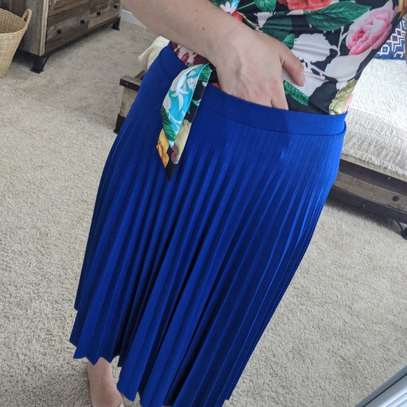 🔴FINAL SALE🔴🌿PLEATED SKIRT🌿 - Picture 11 of 12